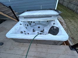 Hot tub maintenance and cleaning services - comprehensive care and professional cleaning